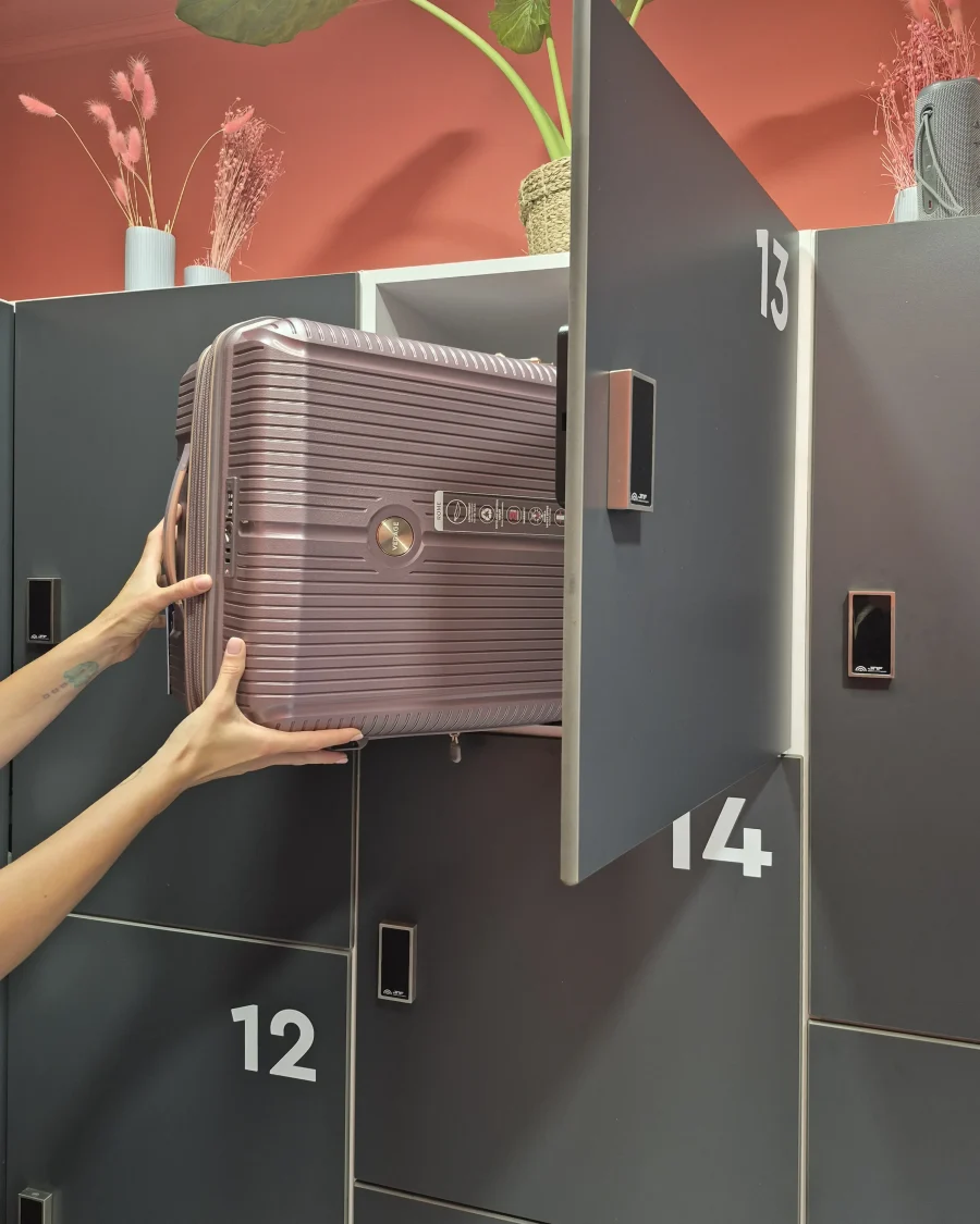 6153 lockers corfu lock and walk