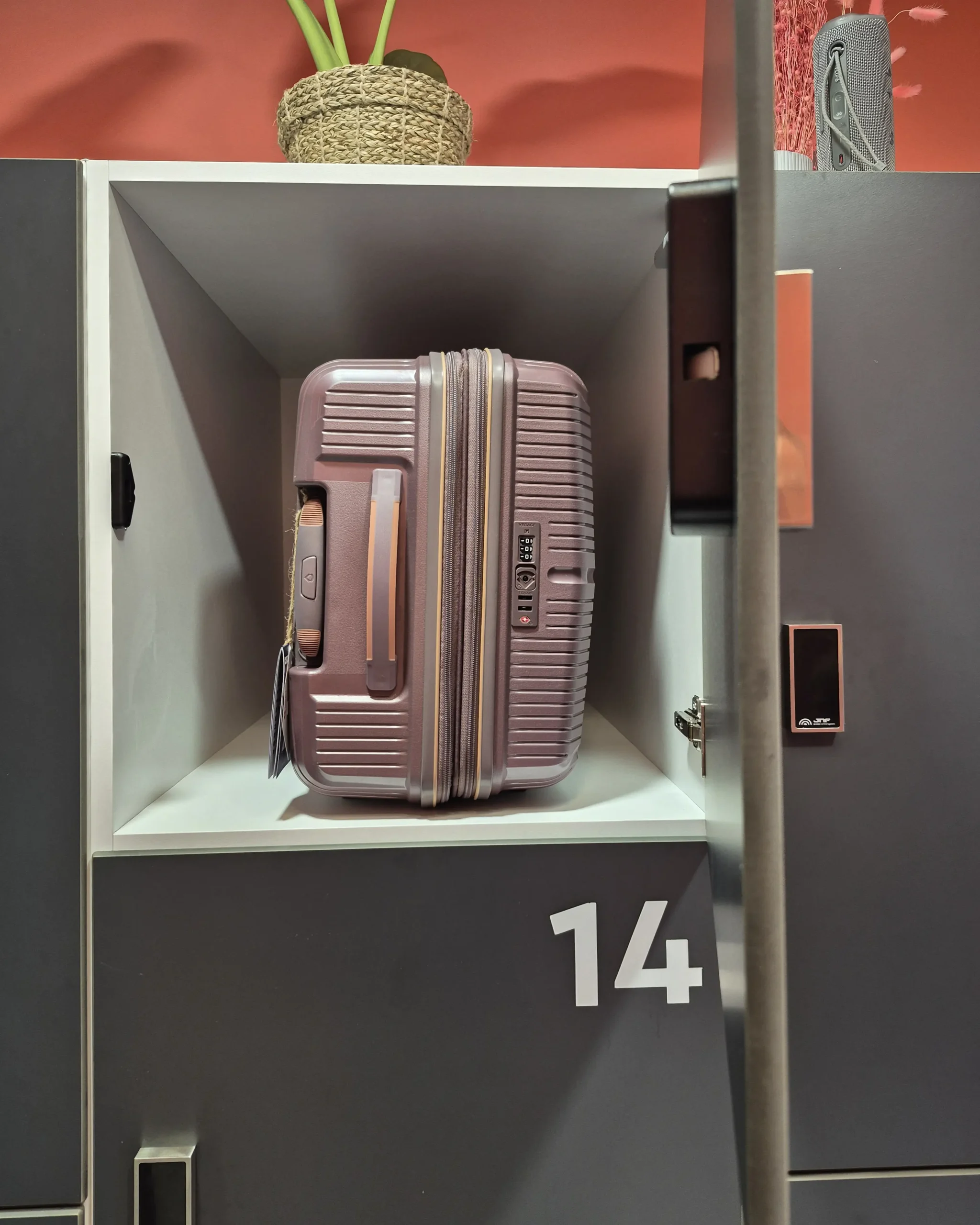 6154 lockers corfu lock and walk